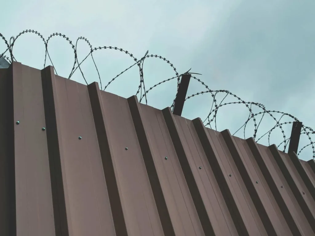 Border Crossing Realities